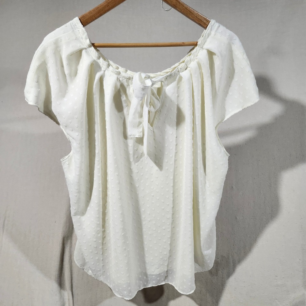 LC‎ Lauren Conrad Plus 1X Off White Swiss Dot Tie Back Neck Short Sleeve Top - Picture 2 of 12